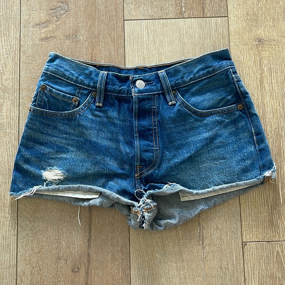 Levi’s 501 Denim Shorts - Size 25 - Picture 2 of 5